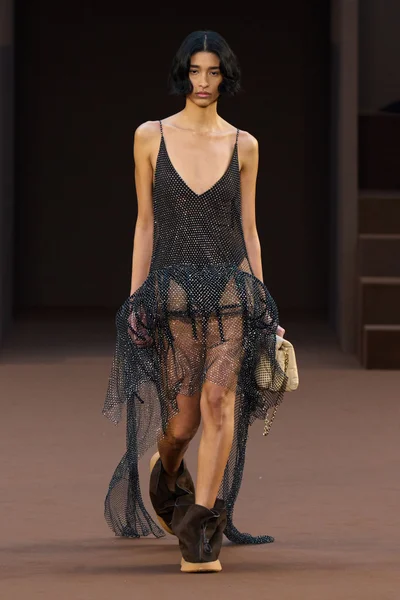 Look 28